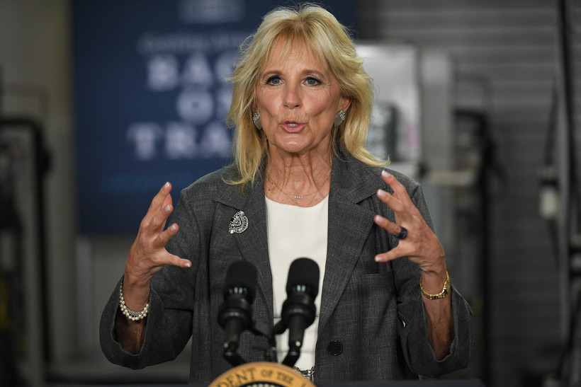 Đệ nhất phu nhân Mỹ Jill Biden phát biểu tại một sự kiện ở bang Virginia ngày 3/5/2021. (Ảnh: AFP/TTXVN)