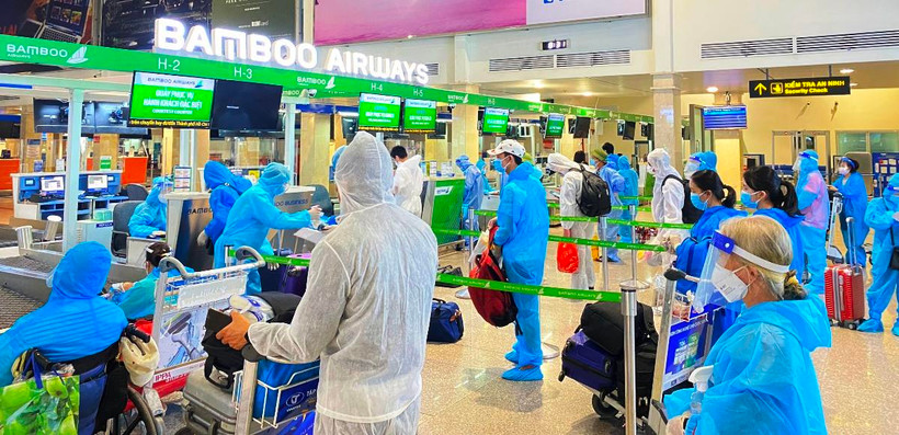 Hơn 600 công dân Bắc Giang đang sinh sống khu vực miền Nam được trở về quê trên chuyến bay của Bamboo Airways. (Ảnh: CTV/Vietnam+)