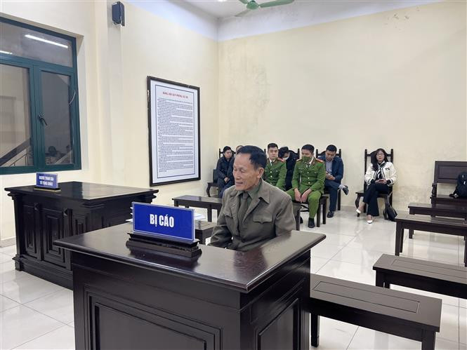 Bị cáo Hiệp "khùng" tại phiên tòa xét xử ngày 1/12/2022. (Ảnh: Kim Anh/TTXVN)