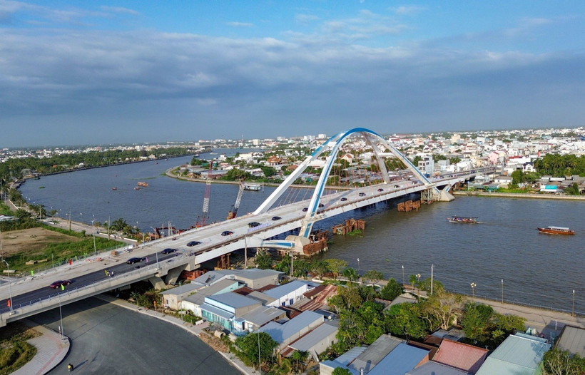 Cầu Trần Hoàng Na nối 2 quận Ninh Kiều và Cái Răng. (Ảnh: Thanh Liêm/TTXVN)