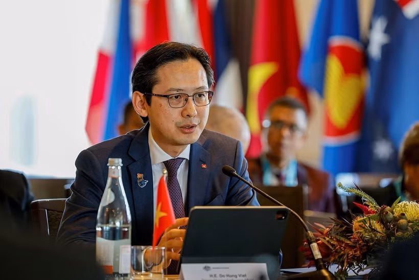 Thứ trưởng Ngoại giao Đỗ Hùng Việt, Trưởng SOM ASEAN của Việt Nam phát biểu. (Ảnh: TTXVN phát)