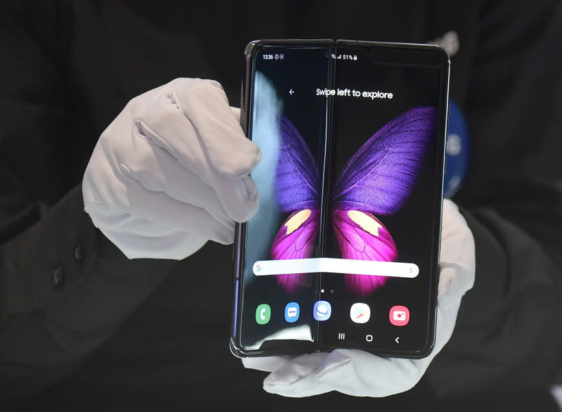 Điện thoại Samsung Galaxy Fold. (Ảnh: AFP/TTXVN)