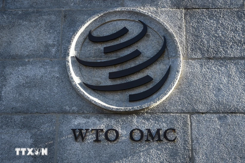 Biểu tượng của Tổ chức Thương mại thế giới (WTO) tại trụ sở ở Geneva, Thuỵ Sĩ. (Ảnh: AFP/TTXVN)