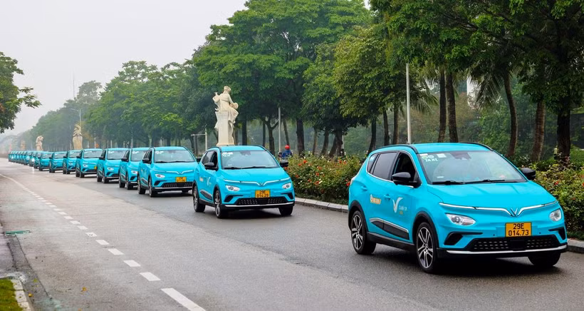 Giai đoạn đầu, Taxi Xanh SM sẽ đưa vào vận hành 500 xe VF e34 và 100 xe VF 8 tại Hà Nội. (Ảnh: Việt Hùng/Vietnam+)
