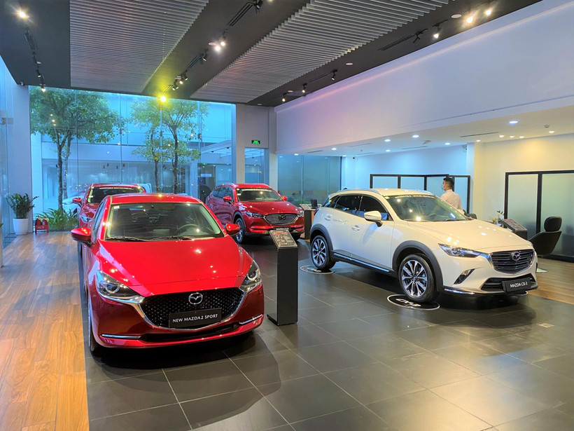 Hàng loạt các mẫu xe sắp được giảm từ vài chục đến hàng trăm triệu đồng nhờ chính sách giảm phí trước bạ. (Ảnh: Minh Hiếu/Vietnam+)