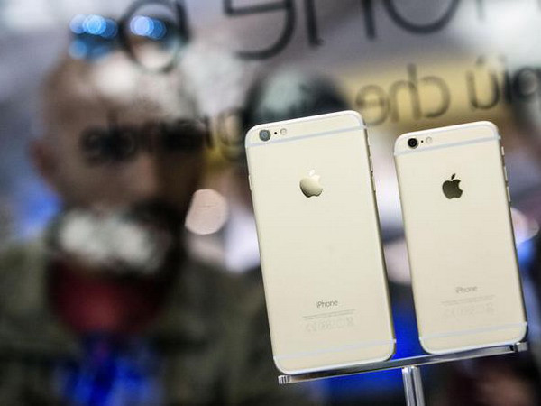 Mẫu điện thoại iPhone 16 của hãng Apple. (Ảnh: Kyodo/TTXVN)