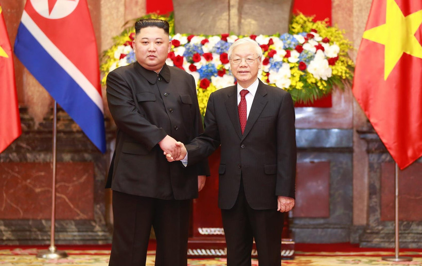 Tổng Bí thư, Chủ tịch nước Nguyễn Phú Trọng đón Chủ tịch Triều Tiên Kim Jong-un. (Ảnh: Doãn Tấn/TTXVN)