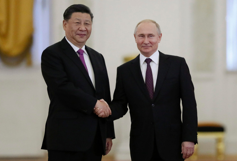 Chủ tịch Trung Quốc Tập Cận Bình (trái) và Tổng thống Nga Vladimir Putin (phải) tại cuộc gặp ở Moskva, Nga ngày 5/6/2019. (Ảnh: AFP/TTXVN)