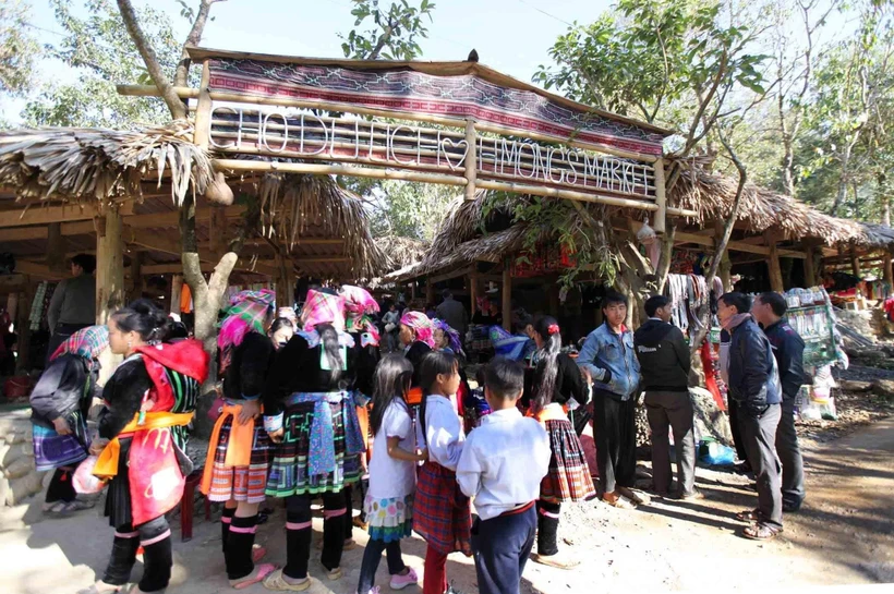 Chợ phiên Sin Suối Hồ, xã Sin Suối Hồ (Phong Thổ, Lai Châu). (Ảnh: Quý Trung/TTXVN)