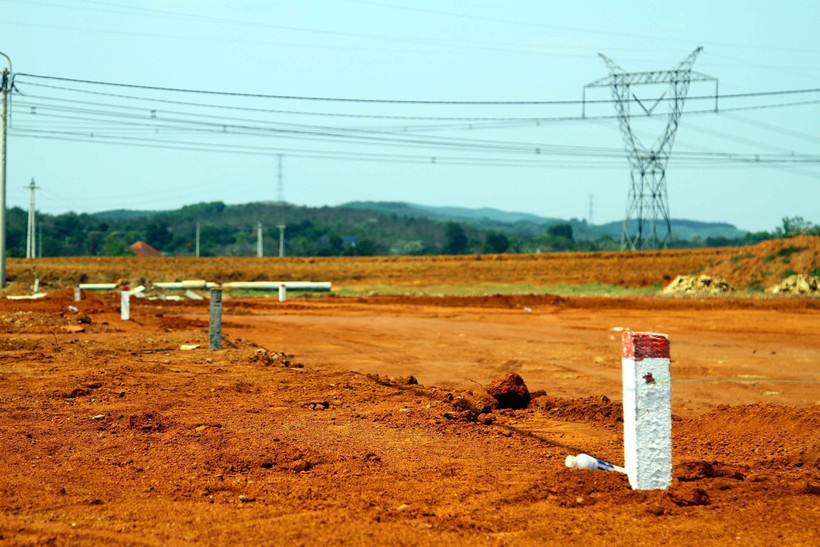 Mặt bằng sạch được hoàn thành để bàn giao cho người dân tại Khu tái định cư thôn Tân Hội và thôn Phú Hữu (xã Liên Trạch, huyện Bố Trạch, Quảng Bình). (Ảnh: Tá Chuyên/TTXVN)