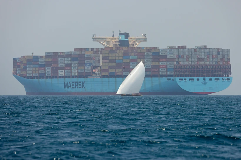 Tàu chở hàng hóa của hãng vận tải Maersk trên Biển Đỏ. (Ảnh: AFP/TTXVN)