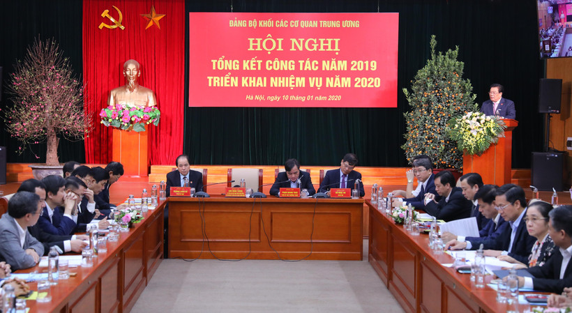 Đồng chí Sơn Minh Thắng, Ủy viên Trung ương Đảng, Bí thư Đảng ủy Khối các cơ quan Trung ương phát biểu khai mạc. (Ảnh: Lâm Khánh/TTXVN)