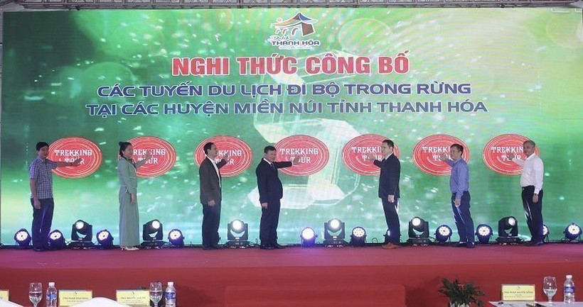 Khai trương các tuyến du lịch đi bộ trong rừng tại các huyện miền núi Thanh Hoá. (Ảnh: Hoa Mai/TTXVN)