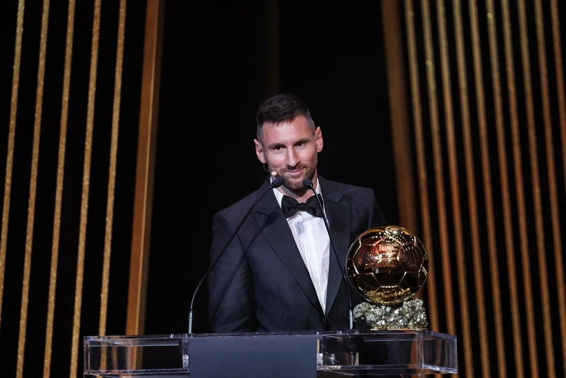 Tiền đạo Argentina Lionel Messi đoạt danh hiệu Quả bóng Vàng 2023. (Ảnh: AFP/TTXVN)