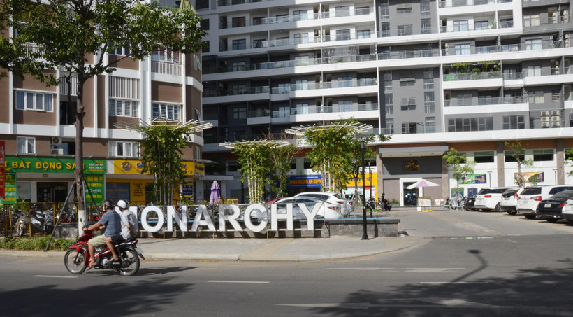 Lối vào chính của Khu phức hợp nghỉ dưỡng Monarchy (quận Sơn Trà, thành phố Đà Nẵng). (Ảnh: Quốc Dũng/TTXVN)