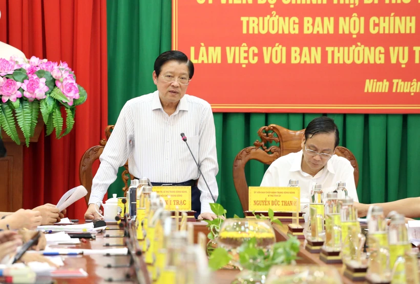 Trưởng Ban Nội chính Trung ương Phan Đình Trạc phát biểu chỉ đạo tại buổi làm việc với Ban Thường vụ Tỉnh ủy Ninh Thuận. (Ảnh: Công Thử/TTXVN)