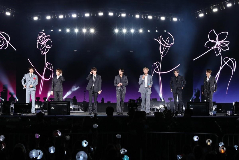 BTS là ban nhạc Hàn Quốc đầu tiên giữ vị trí số 1 trên bảng xếp hạng Billboard Hot 100. (Ảnh: Yonhap/TTXVN)