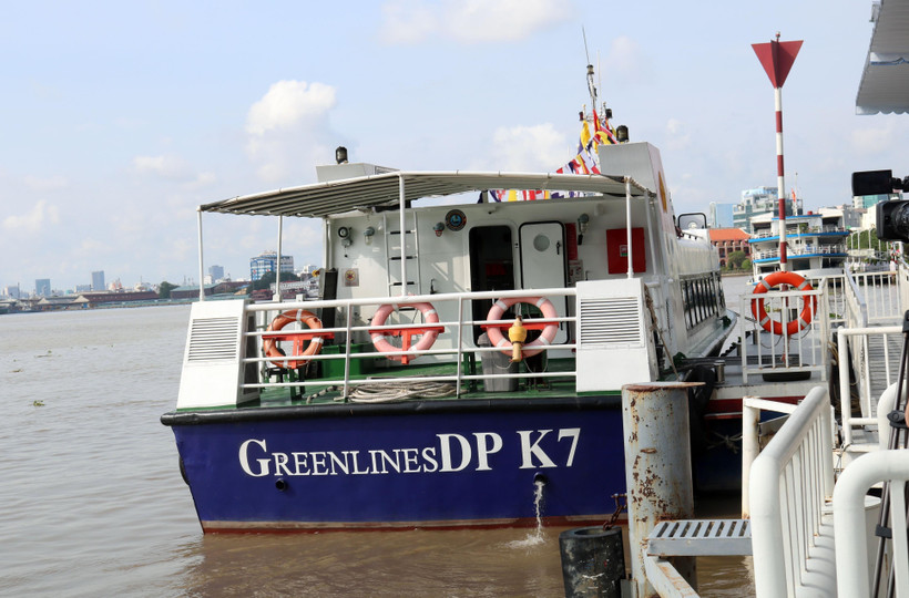 Tuyến vận tải hành khách và du lịch bến Bạch Đằng – Bình Dương - Củ Chi chính thức khai trương. (Ảnh: Tiến Lực/TTXVN)