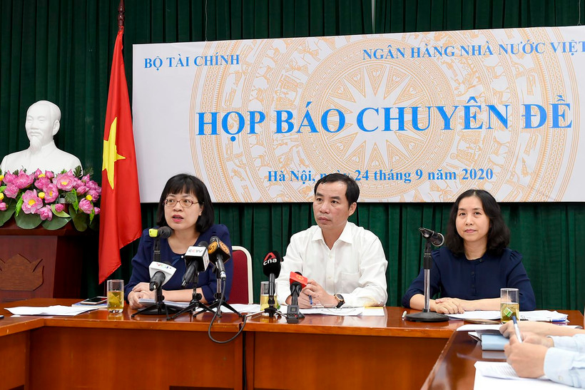 Họp báo về Hội nghị Bộ trưởng và Thống đốc ngân hàng trung ương ASEAN 2020, ngày 24/9. (Ảnh: Vietnam+)