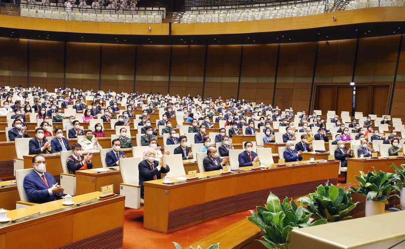 Lãnh đạo Đảng, Nhà nước và đại biểu Quốc hội dự bế mạc kỳ họp. (Ảnh: Doãn Tấn/TTXVN)