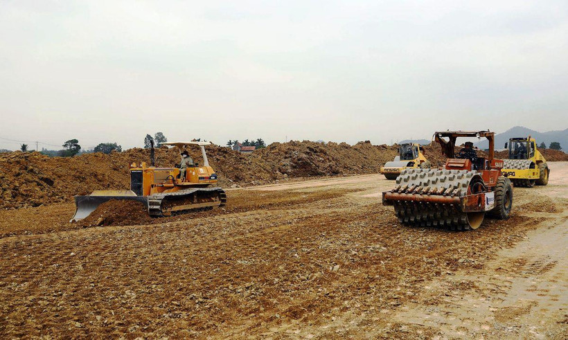 Nhà thầu thi công một đoạn tuyến cao tốc Bắc-Nam giai đoạn 2017-2020. (Ảnh: Huy Hùng/Vietnam+)