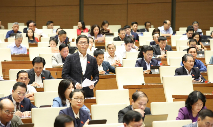 Bộ trưởng Bộ Công Thương Trần Tuấn Anh phát biểu giải trình, làm rõ một số vấn đề đại biểu Quốc hội nêu. (Ảnh: Văn Điệp/TTXVN)