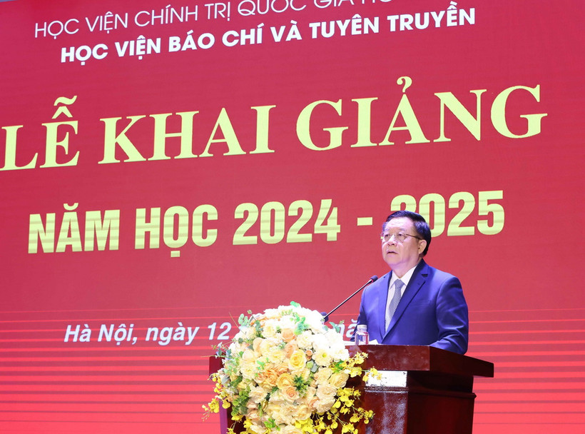 Trưởng Ban Tuyên giáo Trung ương Nguyễn Trọng Nghĩa phát biểu tại Lễ khai giảng. Ảnh: Phương Hoa - TTXVN