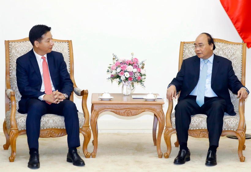 Thủ tướng Nguyễn Xuân Phúc tiếp ông Yasutsugu Iwamura, Giám đốc điều hành Tập đoàn AEON Nhật Bản, kiêm Tổng giám đốc AEON MALL Việt Nam. (Ảnh: Thống Nhất/TTXVN)