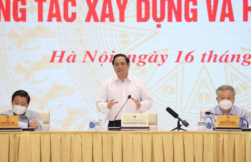 Thủ tướng Phạm Minh Chính chủ trì hội nghị. (Ảnh: Dương Giang/TTXVN)