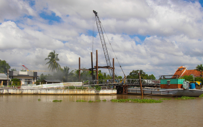 Hậu Giang tăng tốc thi công các công trình, dự án. (Ảnh: Nguyễn Hằng/TTXVN)