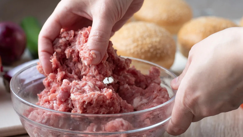 Mỹ xét nghiệm virus cúm gia cầm H5N1 trong mẫu thịt bò xay. (Nguồn: Getty Images)