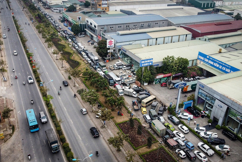 Nguy cơ ùn tắc đăng kiểm có thể xảy ra ở nhiều tỉnh, thành nếu không quyết liệt triển khai các giải pháp đồng bộ. (Ảnh: PV/Vietnam+)