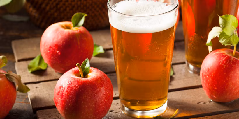 Rượu táo lên men cider. (Nguồn: sunset.com)