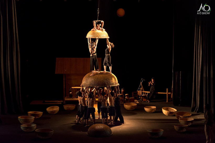 Hình ảnh vở diễn À Ố Làng Phố trình diễn tại Nhà hát Opera House. (Nguồn: Luna Production)