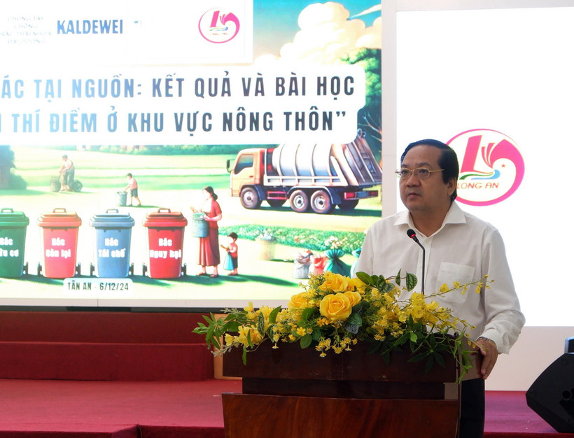 Phó Chủ tịch UBND tỉnh Long An Nguyễn Minh Lâm phát biểu tại hội nghị. (Ảnh: Đức Hạnh/TTXVN)