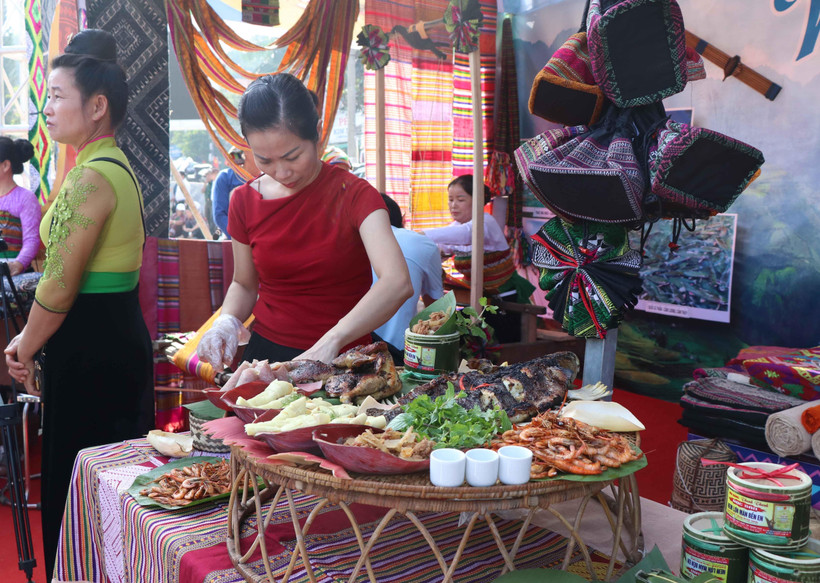 Các món ẩm thực độc đáo của người Thái Điện Biên. (Ảnh: Xuân Tiến/TTXVN)