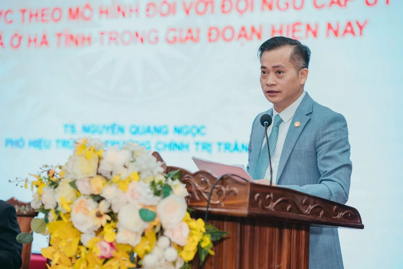 Tiến sỹ Nguyễn Quang Ngọc, Phó Hiệu trưởng Trường Chính trị Trần Phú Hà Tĩnh cho rằng Quy định 144 rất cần thiết trong việc tu dưỡng và rèn luyện đối với mỗi cán bộ, Đảng viên hiện nay. (Ảnh: TTXVN phát)