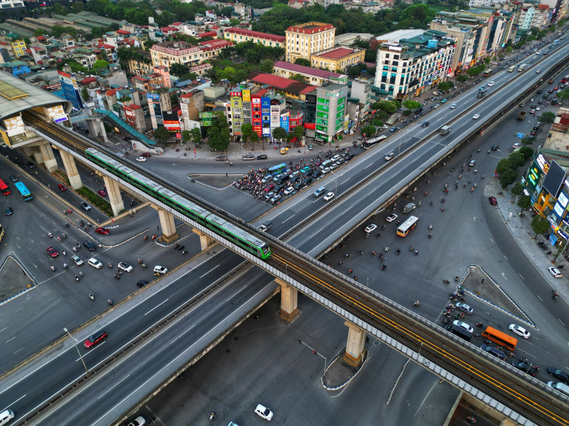 Tuyến tàu điện đường sắt trên cao Cát Linh-Hà Đông. (Ảnh: Tuấn Anh/TTXVN)