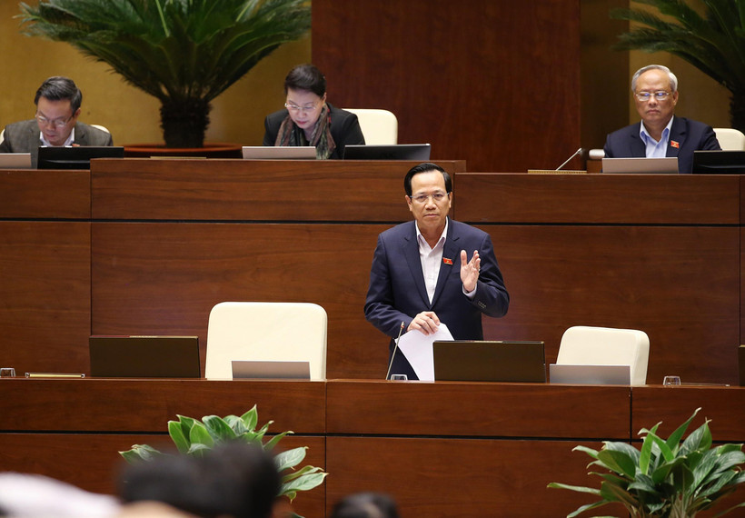 Bộ trưởng Bộ Lao động-Thương binh và Xã hội Đào Ngọc Dung phát biểu, làm rõ một số vấn đề đại biểu Quốc hội nêu. (Ảnh: Dương Giang/TTXVN)