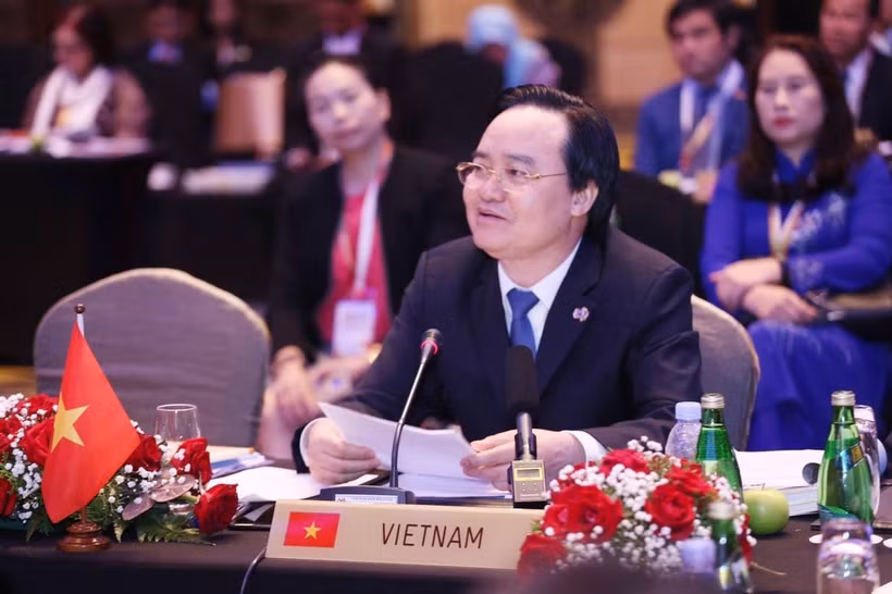 Bộ trưởng Phùng Xuân Nhạ phát biểu tại hội nghị. (Ảnh: Hoàng Nhương/TTXVN)