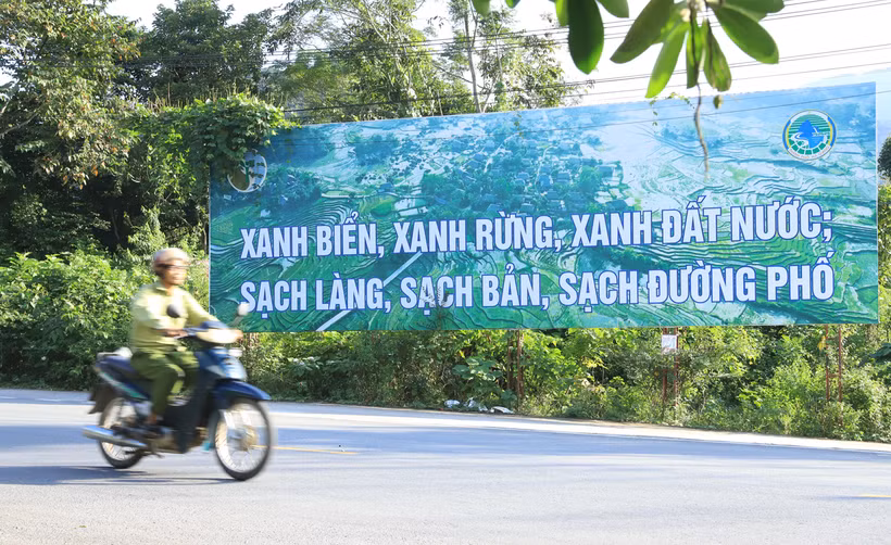 Năm 2023, công tác bảo vệ môi trường của các doanh nghiệp được giám sát có chiều hướng tốt hơn. (Nguồn: Vietnam+)