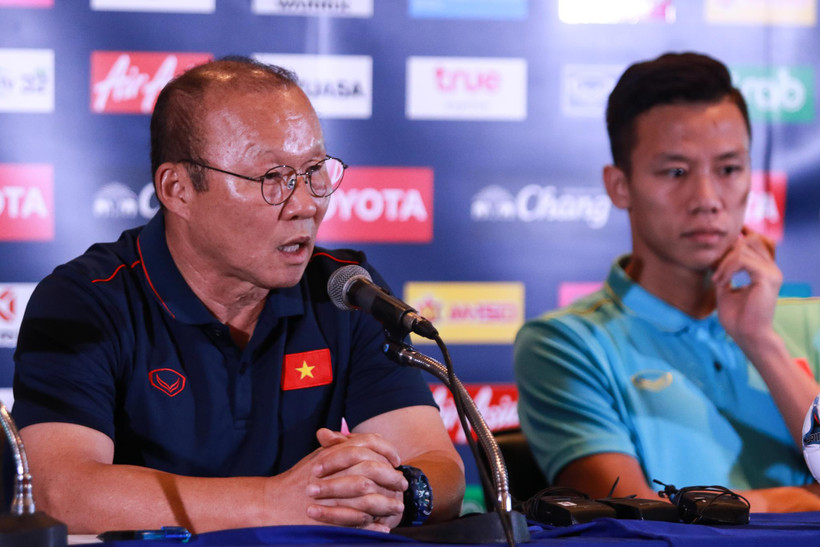 HLV Park Hang-seo tại buổi họp báo. (Ảnh: Nguyên An/Vietnam+)