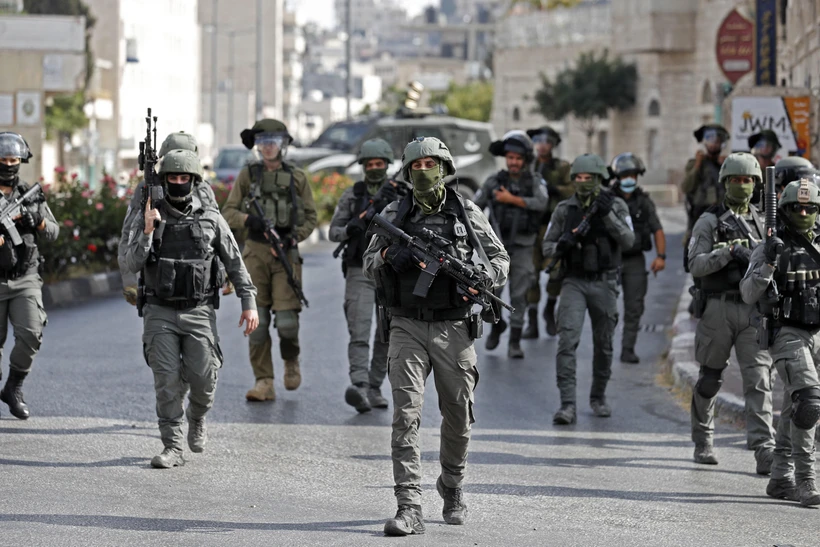 Lực lượng an ninh Israel được triển khai trong cuộc xung đột với người biểu tình Palestine tại thành phố Bethlehem, Khu Bờ Tây ngày 10/9/2021. (Ảnh: AFP/TTXVN)