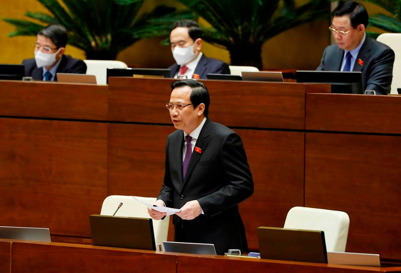 Bộ trưởng Bộ Lao động, Thương binh và Xã hội Đào Ngọc Dung trả lời chất vấn của đại biểu Quốc hội. (Ảnh: Phương Hoa/TTXVN)