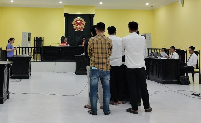 Các bị cáo tại phiên toà phúc thẩm. (Nguồn: Báo Tiền Phong)