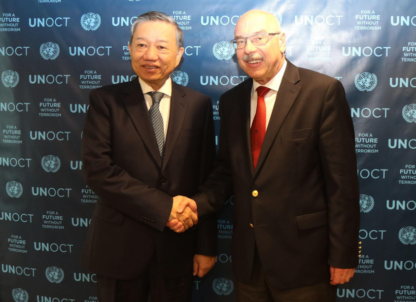 Bộ trưởng Tô Lâm và Phó Tổng Thư ký Liên Hợp quốc phụ trách phòng, chống khủng bố Vladimir Voronkov. (Ảnh: Hoài Thanh/TTXVN)