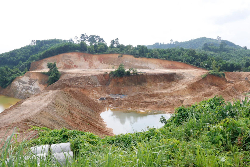 Hồ chứa nước thải của Nhà máy tuyển quặng Graphite Báo Đáp, huyện Trấn Yên (Yên Bái). (Ảnh: Đức Tưởng/TTXVN)
