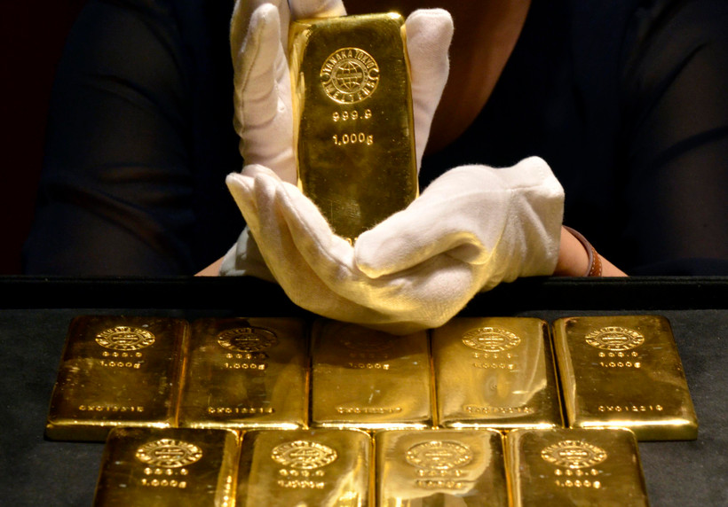 Vàng miếng được bày bán tại một tiệm kim hoàn ở Tokyo, Nhật Bản. (Ảnh: AFP/TTXVN)