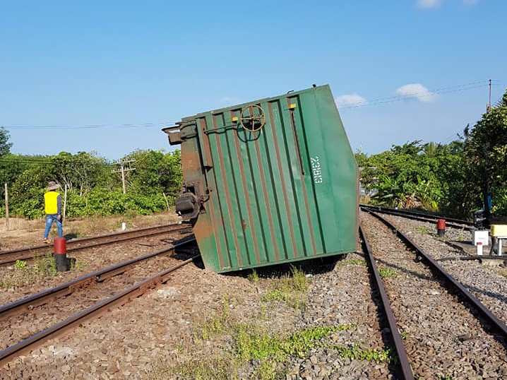 Tàu hàng AH2 bị trật bánh tại ga Suối Kiết, huyện Tánh Linh, tỉnh Bình Thuận. (Nguồn ảnh: ‎Câu Lạc Bộ Đam Mê Đường Sắt)