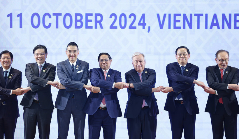 Thủ tướng Phạm Minh Chính cùng Trưởng đoàn các nước ASEAN và Tổng Thư ký Liên hợp quốc Antonio Guterres chụp ảnh chung. (Ảnh: Dương Giang/TTXVN)